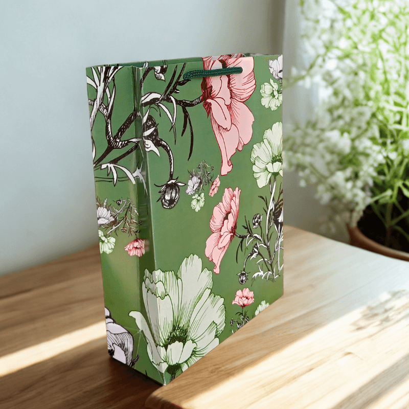 White flower design gift bags
